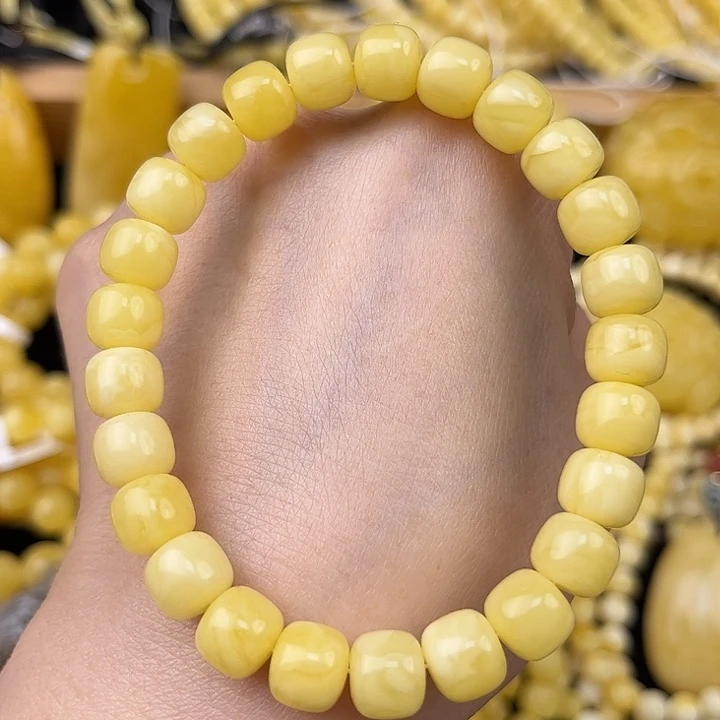 琥珀未镶嵌颈饰琥珀