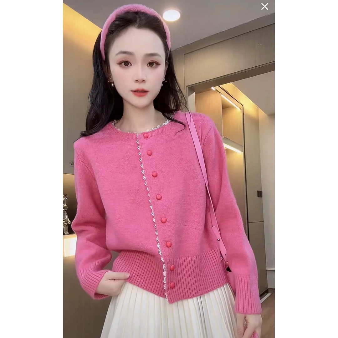 【秀宝女装】甜美蕾丝花边宽松毛衣针织衫XB3904