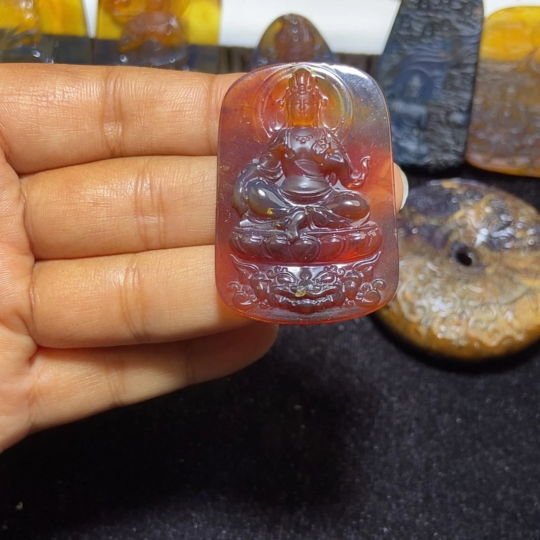 琥珀未镶嵌颈饰缅甸天然琥珀吊坠