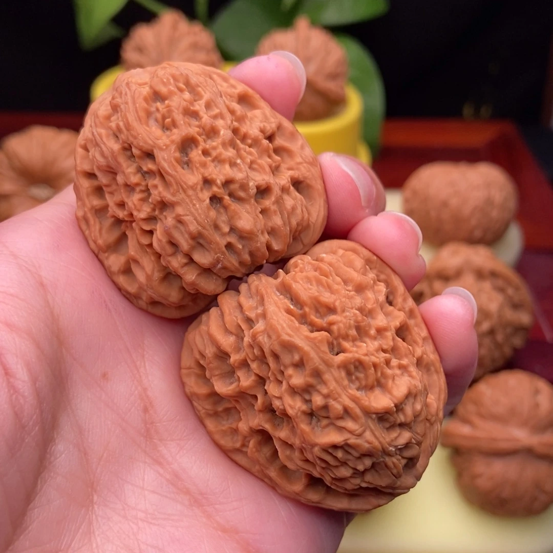 文玩核桃把件精品三角疆39