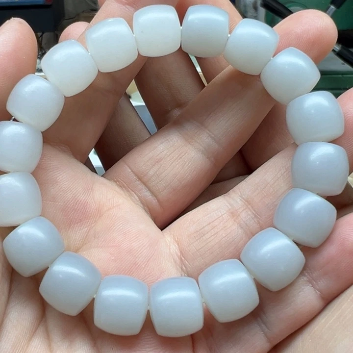 和田玉未镶嵌手串