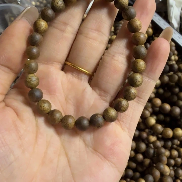 探****沉香碎屑沉香沉香奇楠卡7单圈两条4克➕