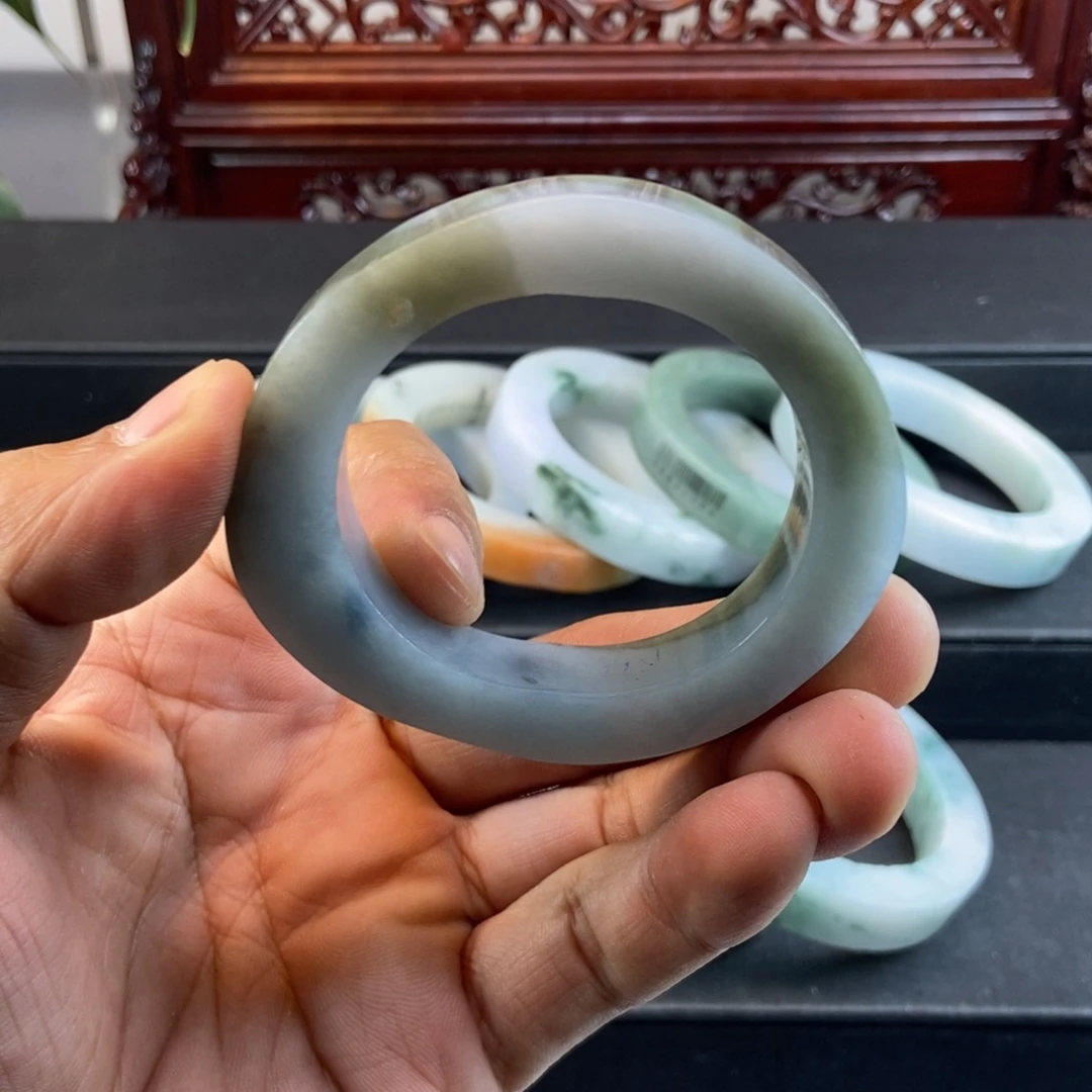 定制翡翠未镶嵌手镯定制