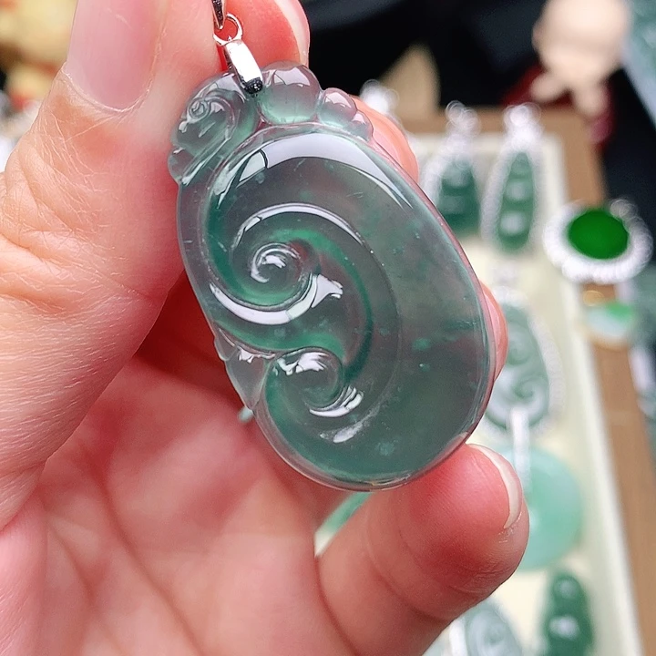 颈饰未镶嵌翡翠吊坠