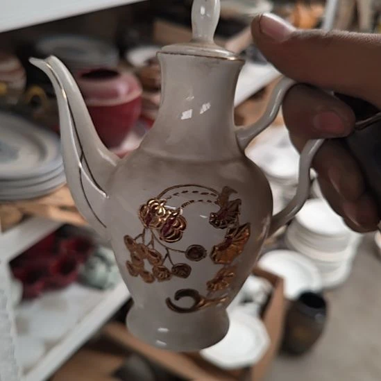 茶盏陶瓷盘子碗啥都有