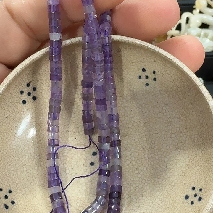 瓷片瓷自顾自的一个