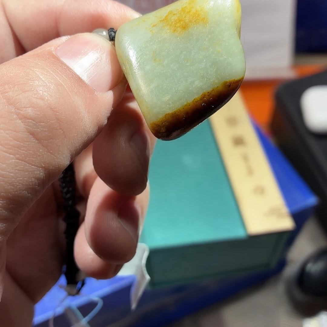 和田玉（糖玉）未镶嵌颈饰