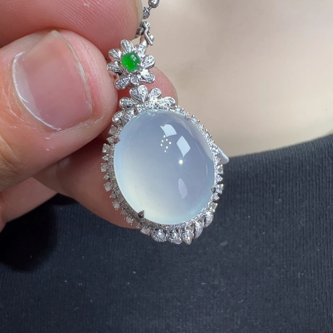 翡翠吊坠(不含链)18K金镶嵌