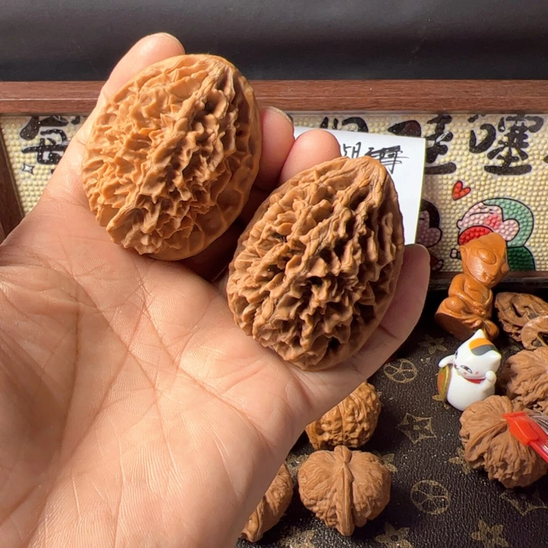 文玩核桃吊坠恐龙蛋53高