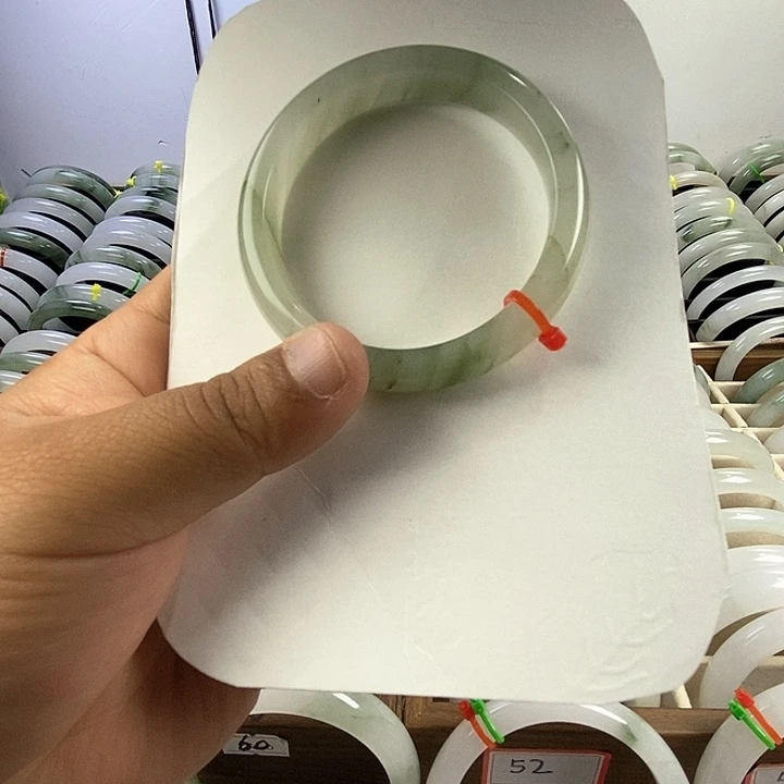 未镶嵌手镯石英质玉