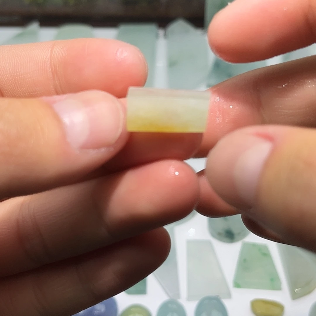 翡翠未镶嵌颈饰6788