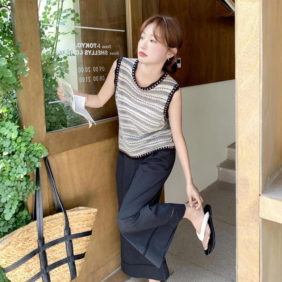 又a又飒镂空条纹上衣阔腿裤套装两件套女夏韩系气质超火减龄穿搭