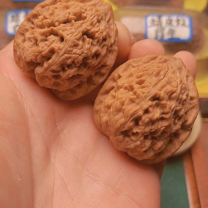 文玩核桃把件39全品粗筋爆肉水龙纹