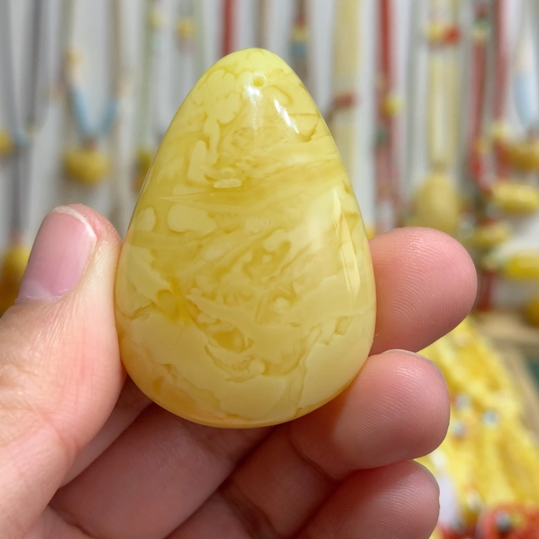 蜜蜡未镶嵌颈饰水滴