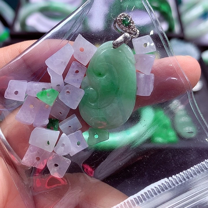 颈饰未镶嵌翡翠翡翠
