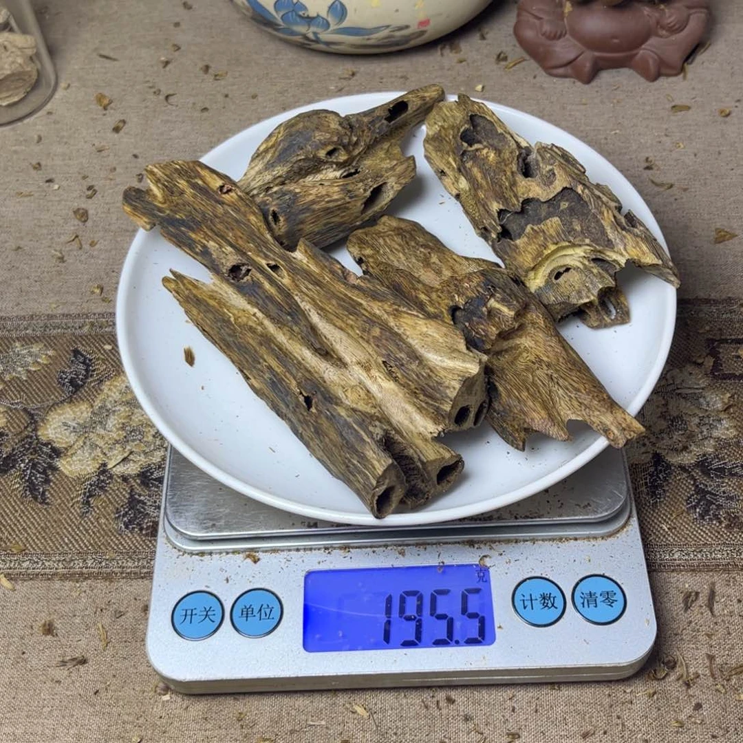 沉香碎屑沉香大**沙白棋195 克