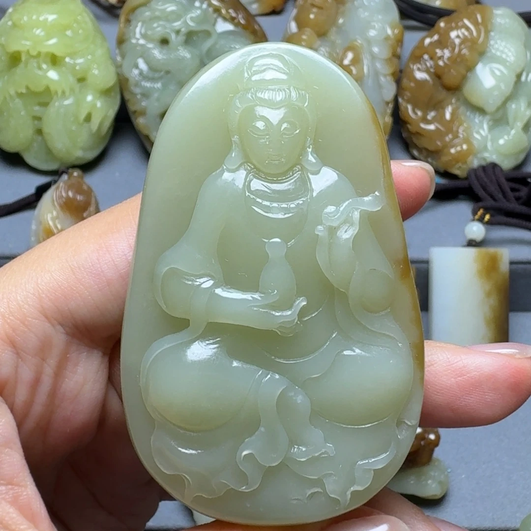 颈饰未镶嵌和田玉
