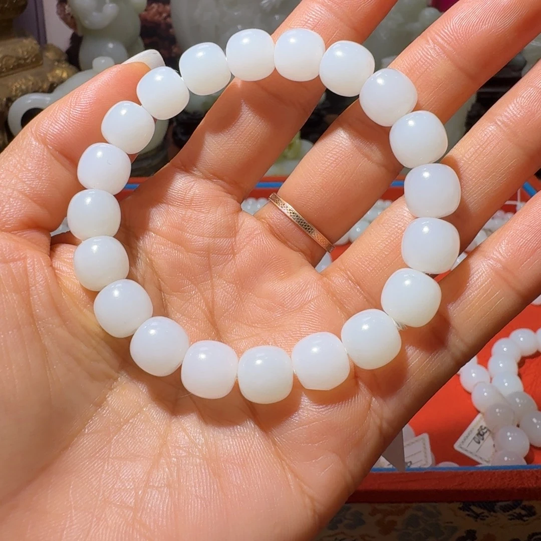 和田玉未镶嵌把件