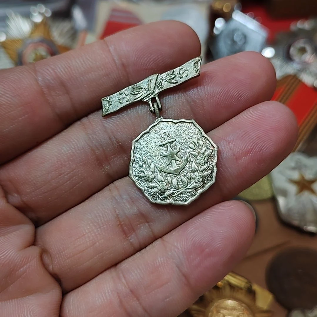 太***运日本早期的纪念章一个