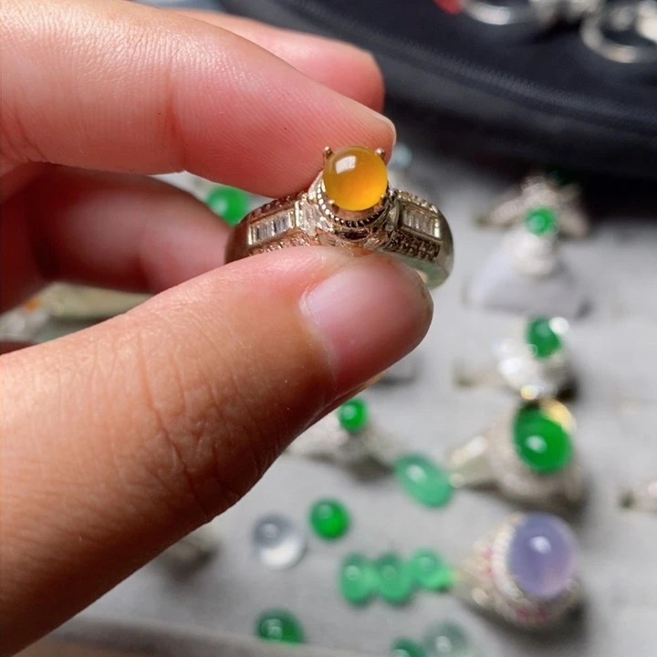 翡翠戒指未镶嵌N****常翡翠冰种