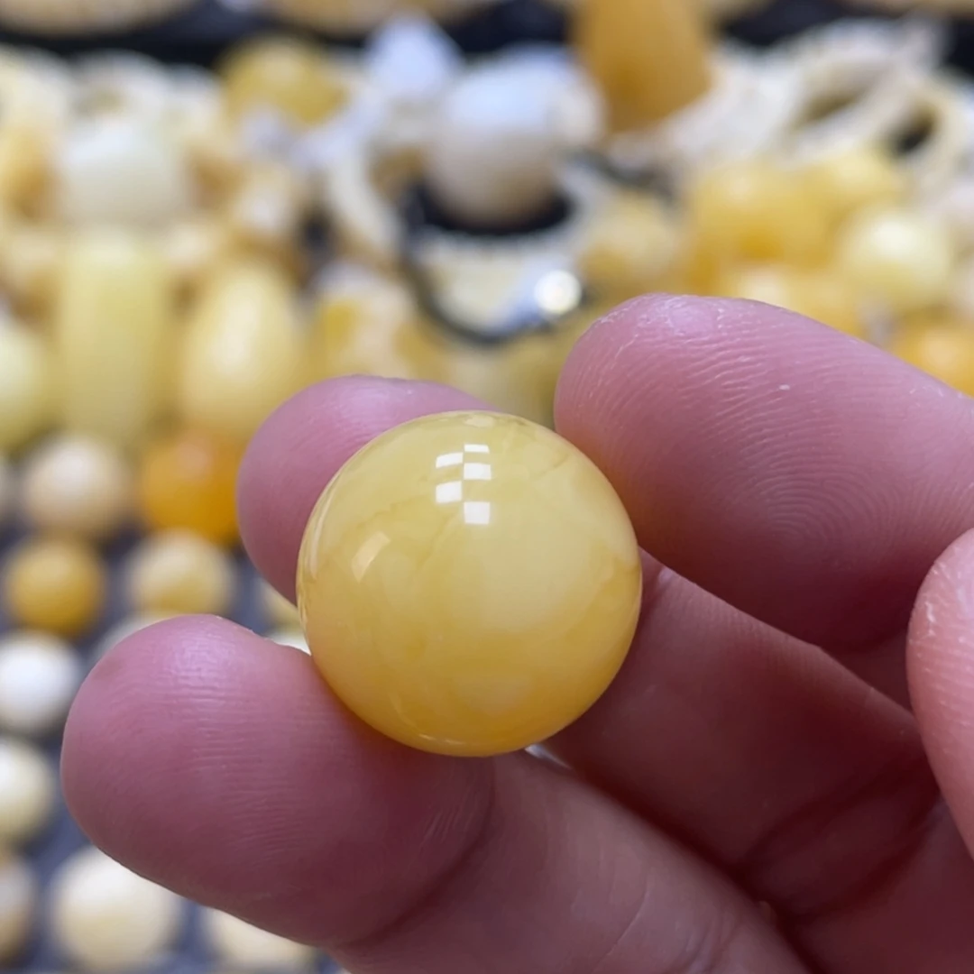 蜜蜡未镶嵌裸石17mm浓蜡