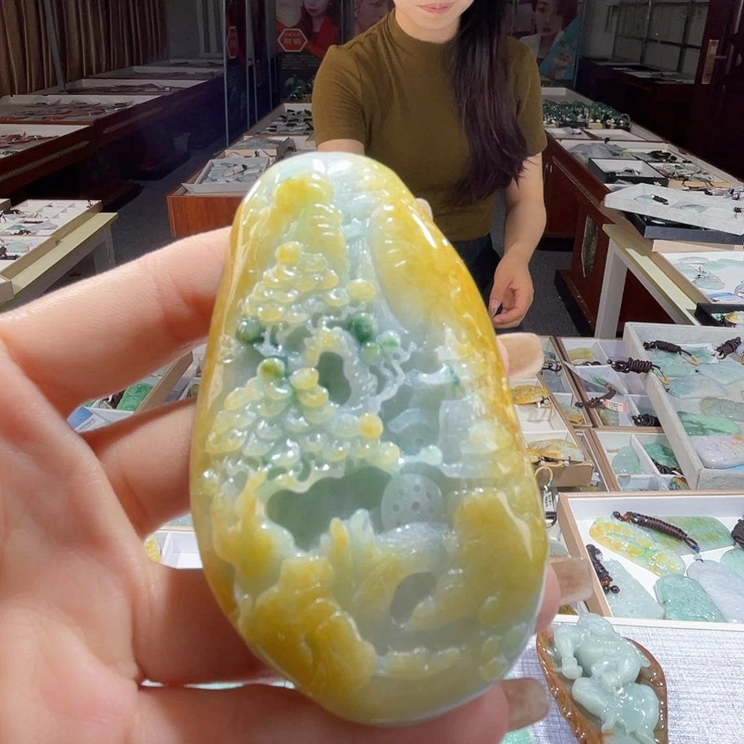 翡翠未镶嵌颈饰一