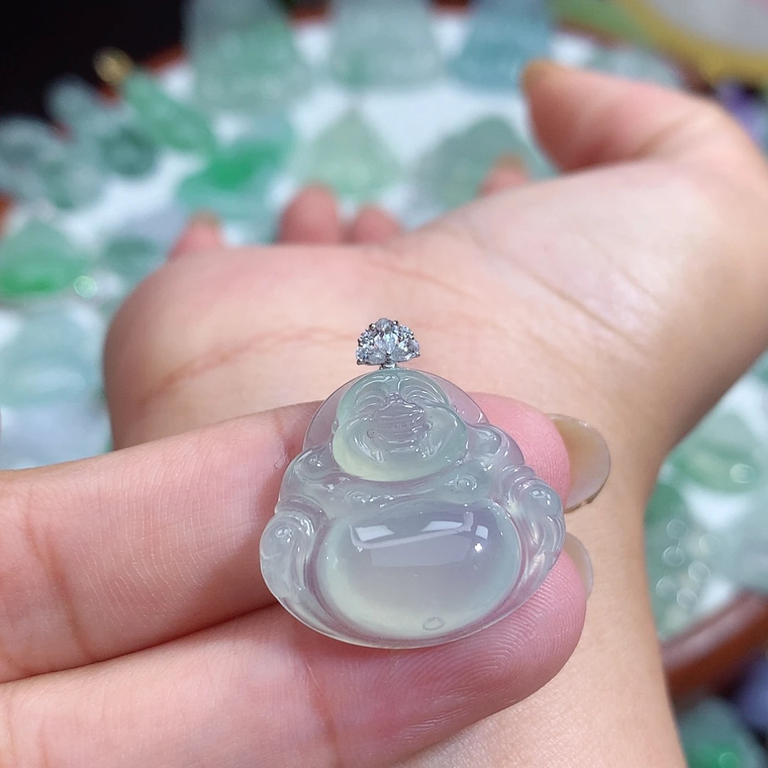 翡翠未镶嵌颈饰佛公