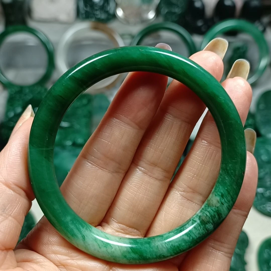 独山玉未镶嵌手镯56