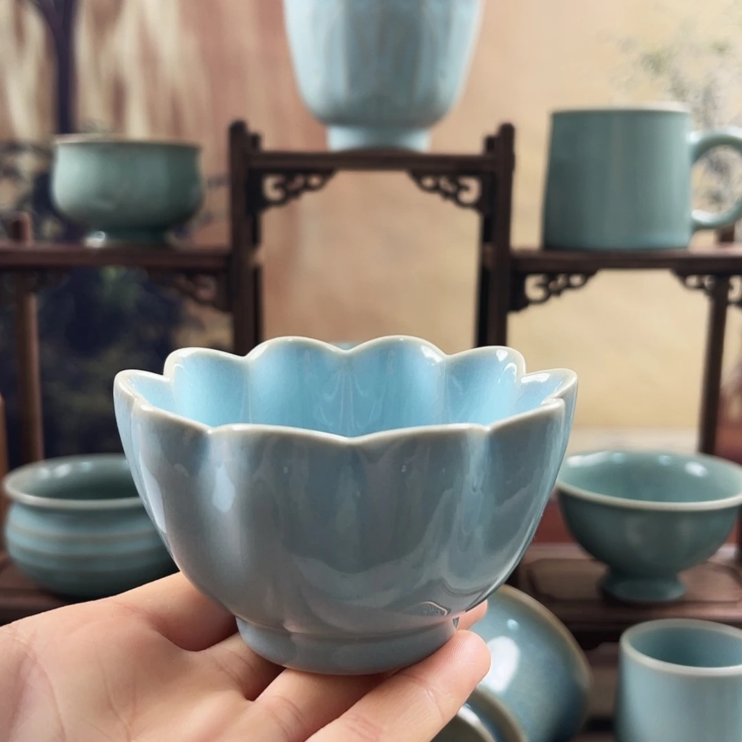 天青釉水莲花主人杯
