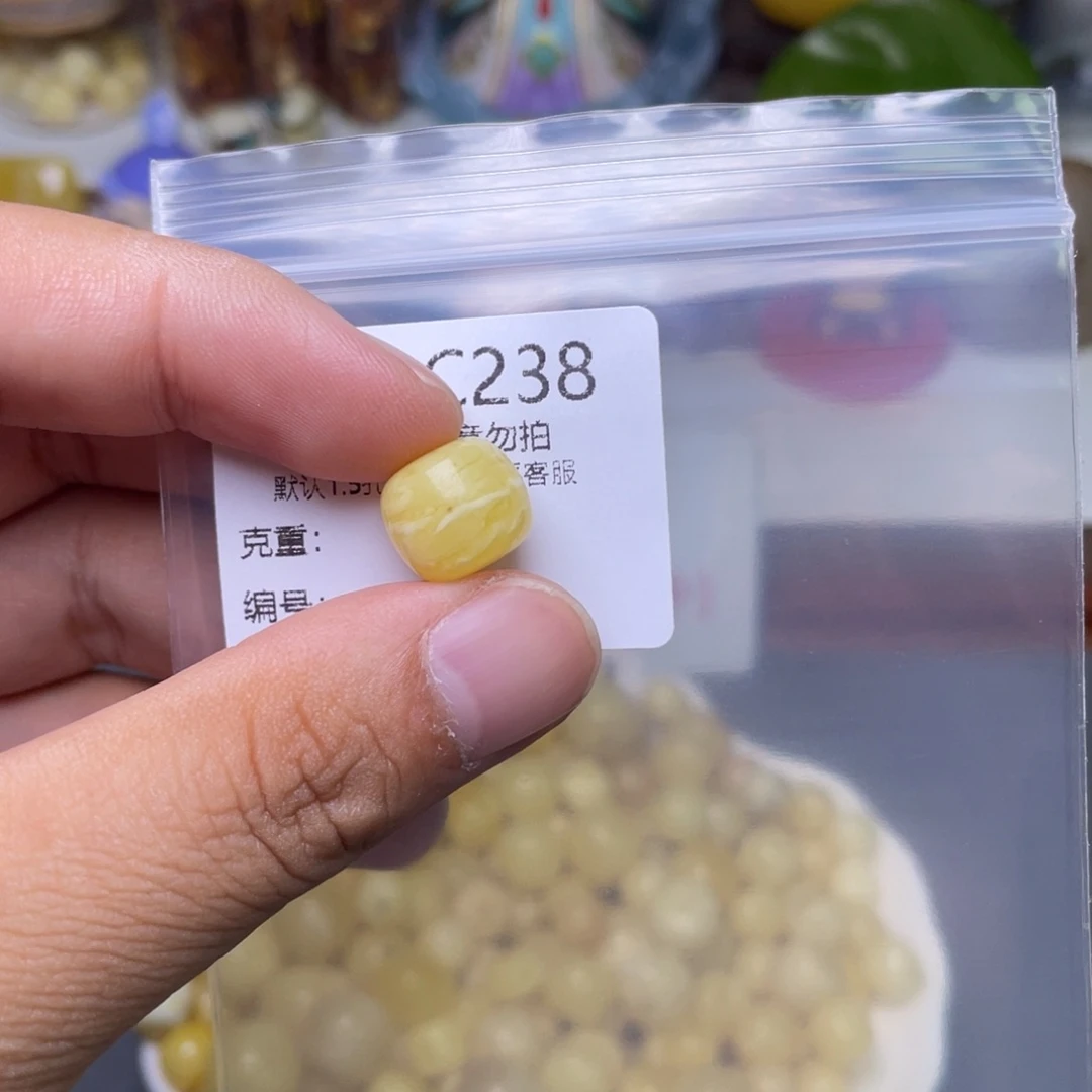 琥珀未镶嵌珠宝奇石