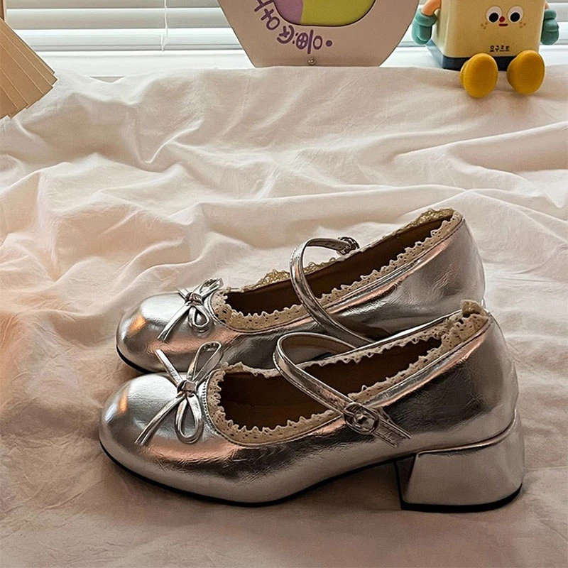 银色法式芭蕾风粗跟玛丽珍单鞋女2025新款夏季浅口一字扣带高跟鞋