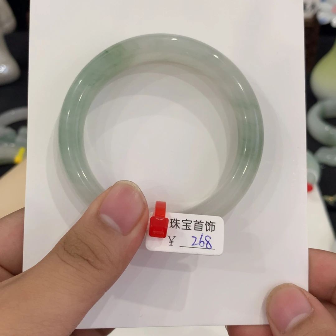未镶嵌手镯石英质玉
