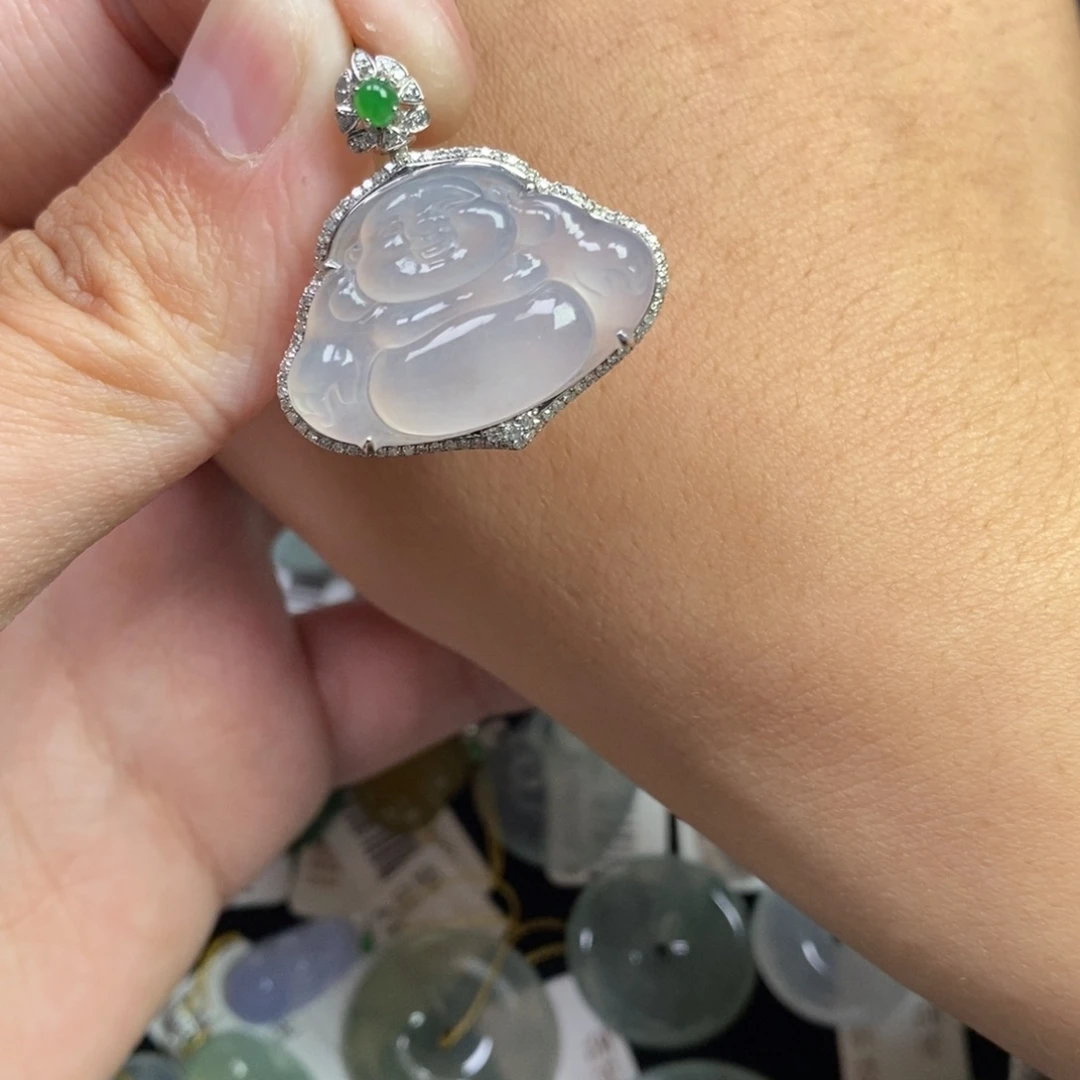 翡翠18K金镶嵌颈饰佛公