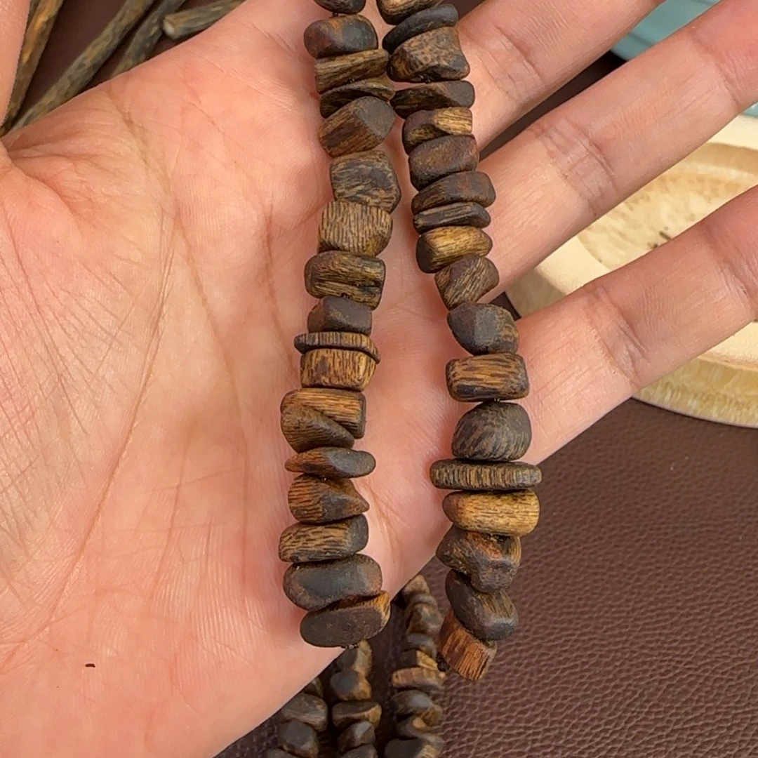 摆件沉香奇楠金沙叶大挂件