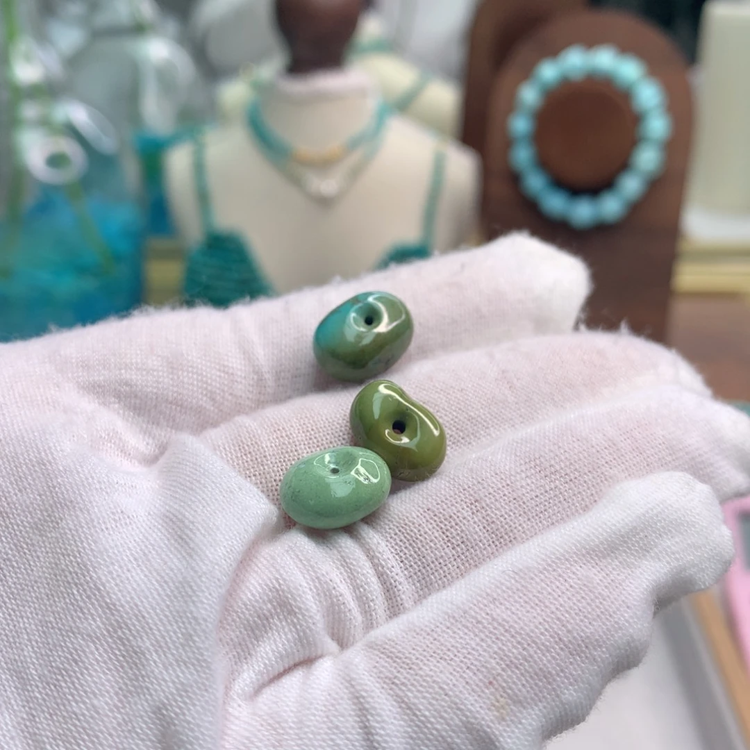 绿松石未镶嵌饰品