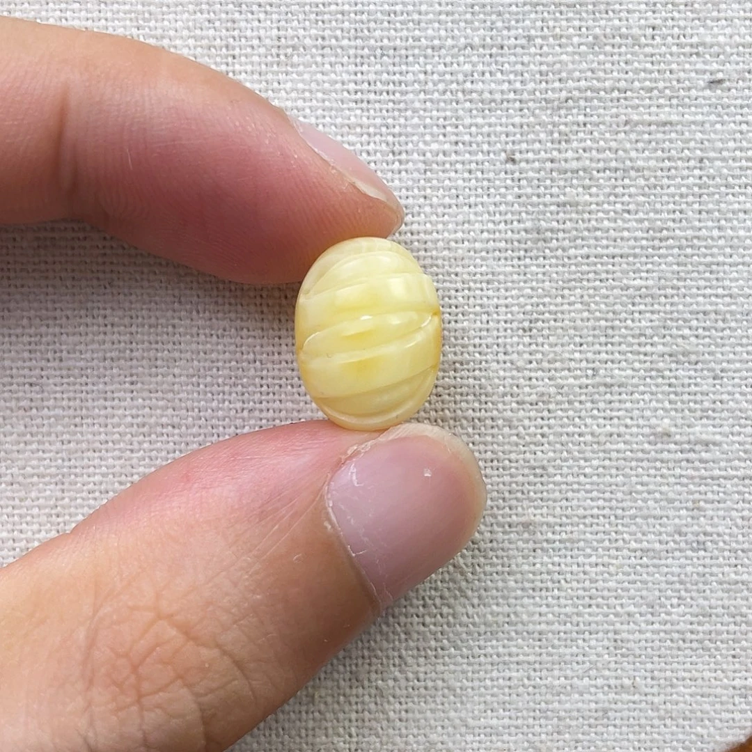 琥珀未镶嵌珠宝奇石屁桃