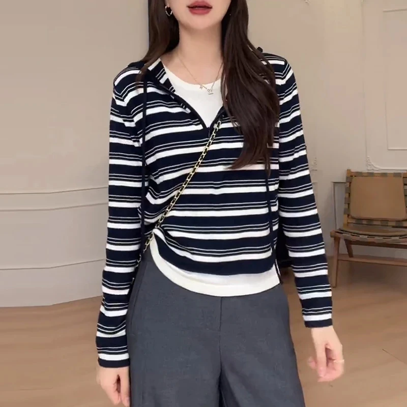 秋装连帽条纹假两件针织衫早秋女装2025新款秋季宽松短款针织上衣
