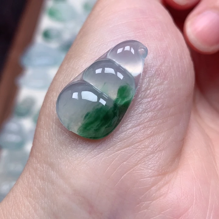 翡翠未镶嵌颈饰冰种飘花福豆