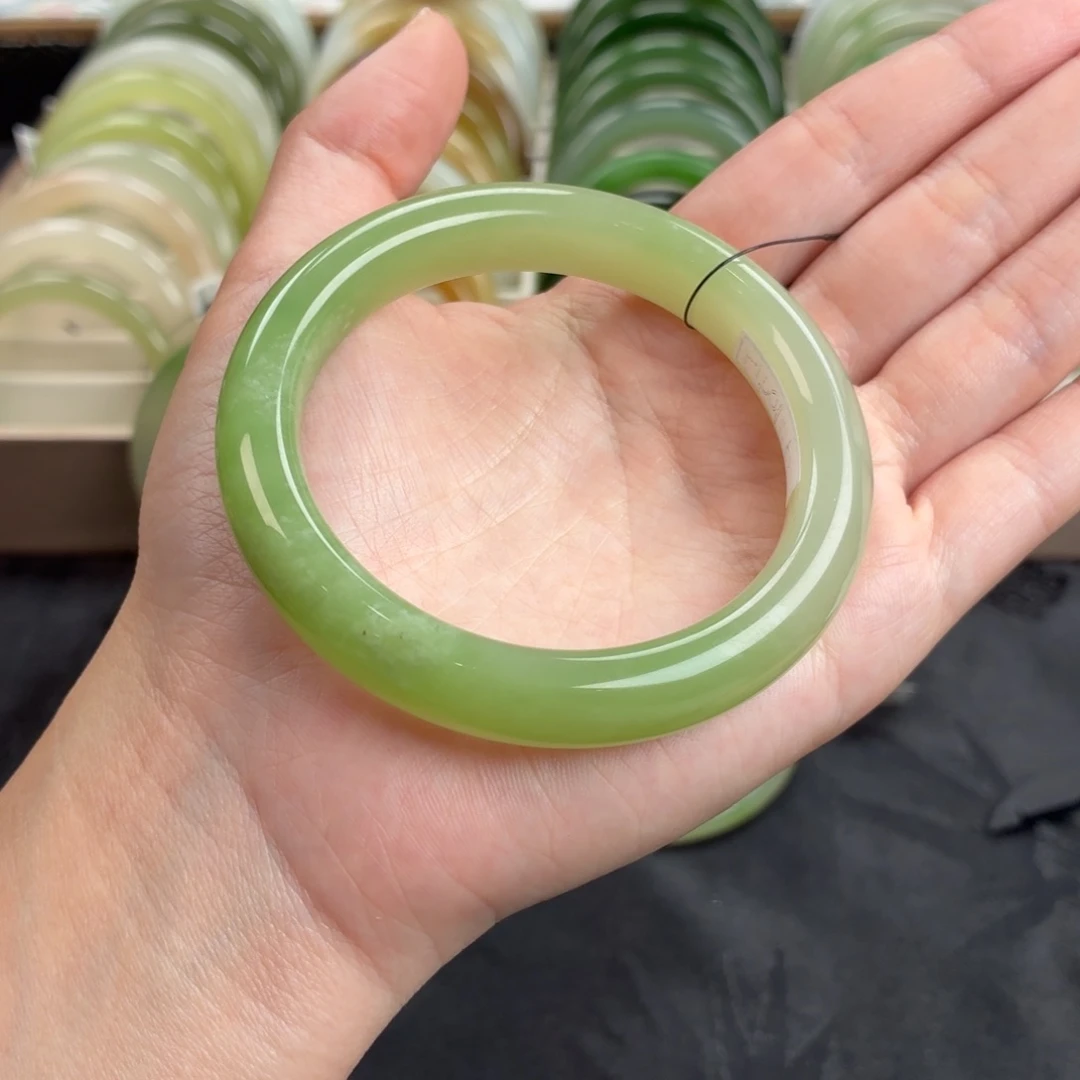 和田玉未镶嵌手镯-接近满圈翠-包容棉25