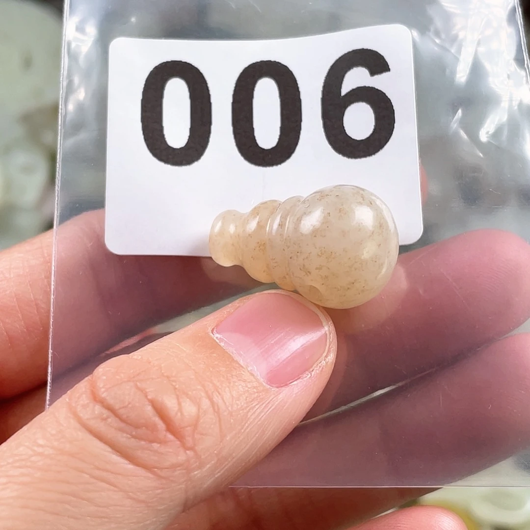 和田玉（糖玉）颈饰未镶嵌