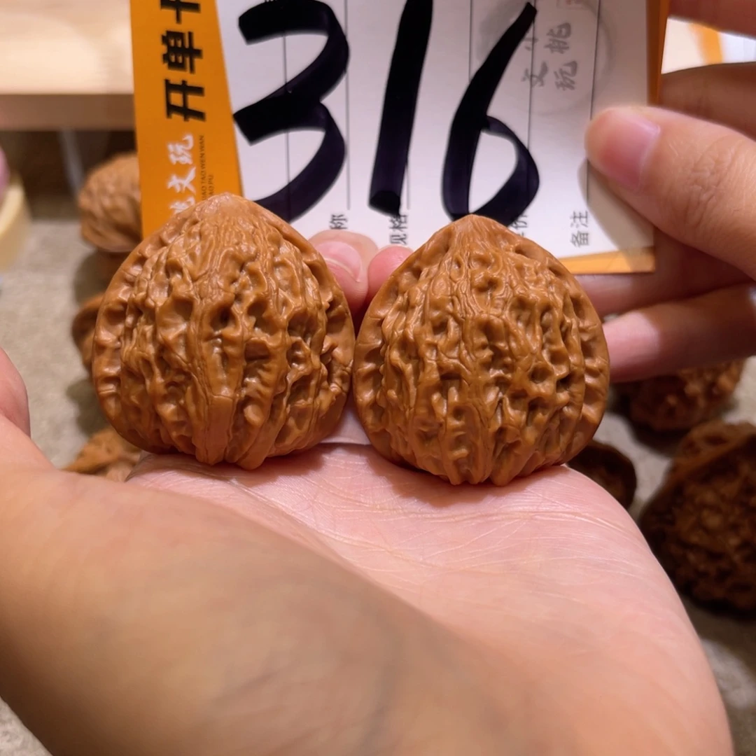 文玩核桃把件38金牛