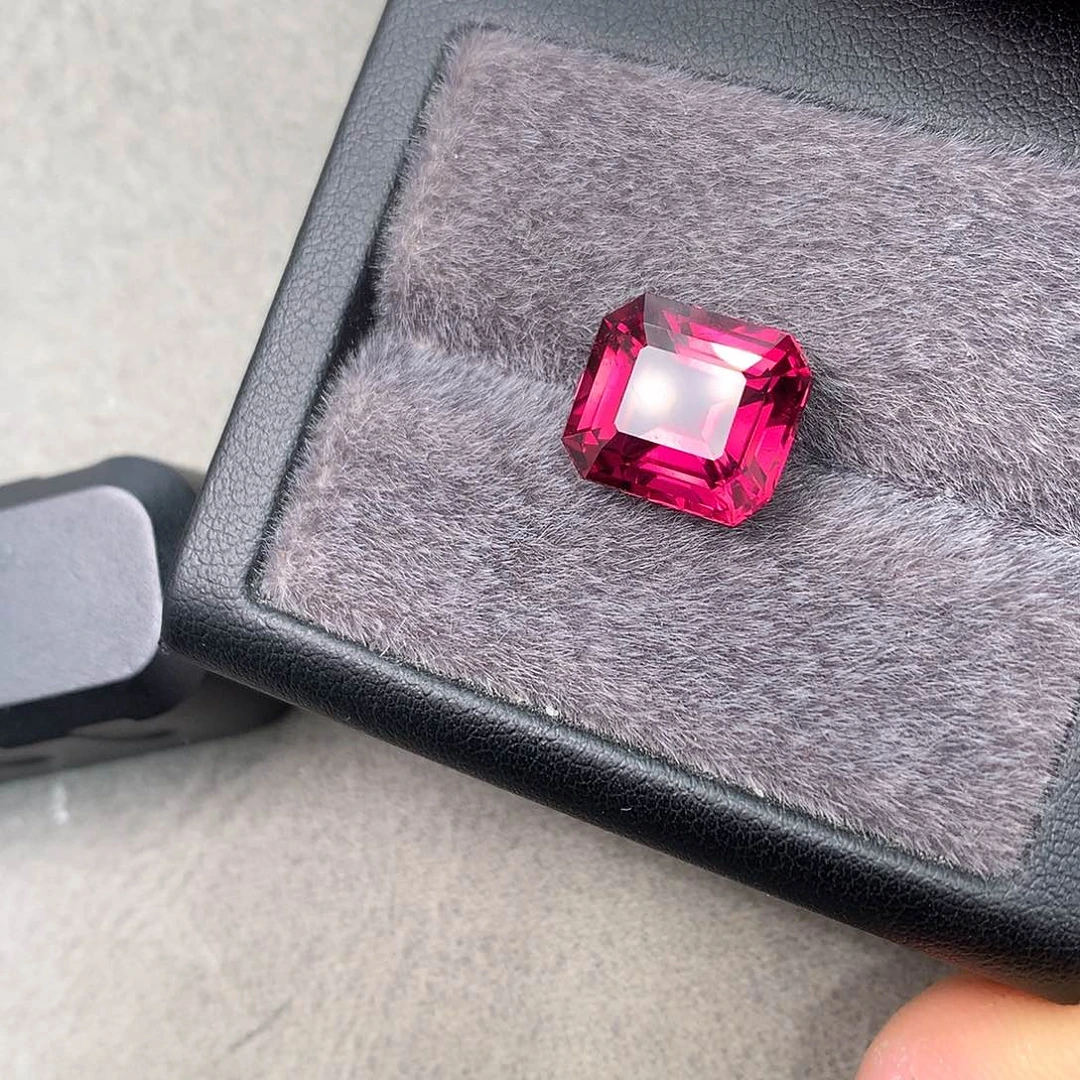 碧玺裸石未镶嵌7.5克拉卢比来