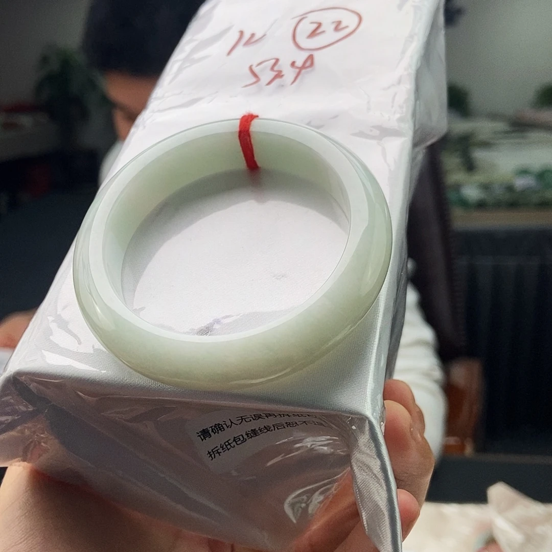 翡翠未镶嵌手镯颜色多样性发拍一发一