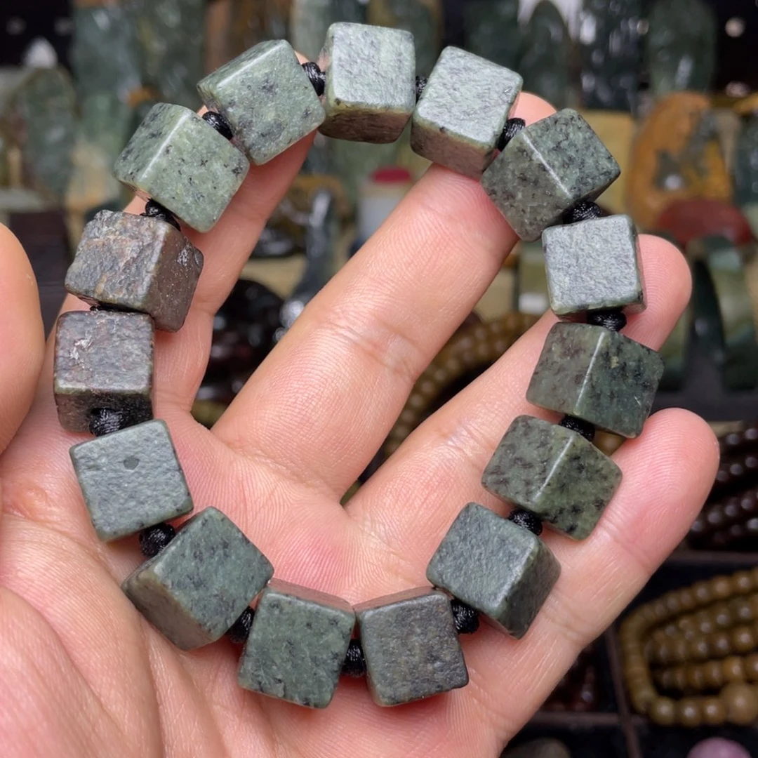 岫岩河磨玉（透闪石质玉）未镶嵌颈饰卡13正方形