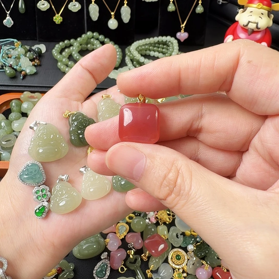 就***呀琥珀银S925镶嵌颈饰