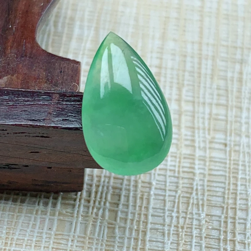 翡翠缅甸纯天然A货玉器未镶嵌阳绿色水滴形蛋面裸石可定制镶嵌