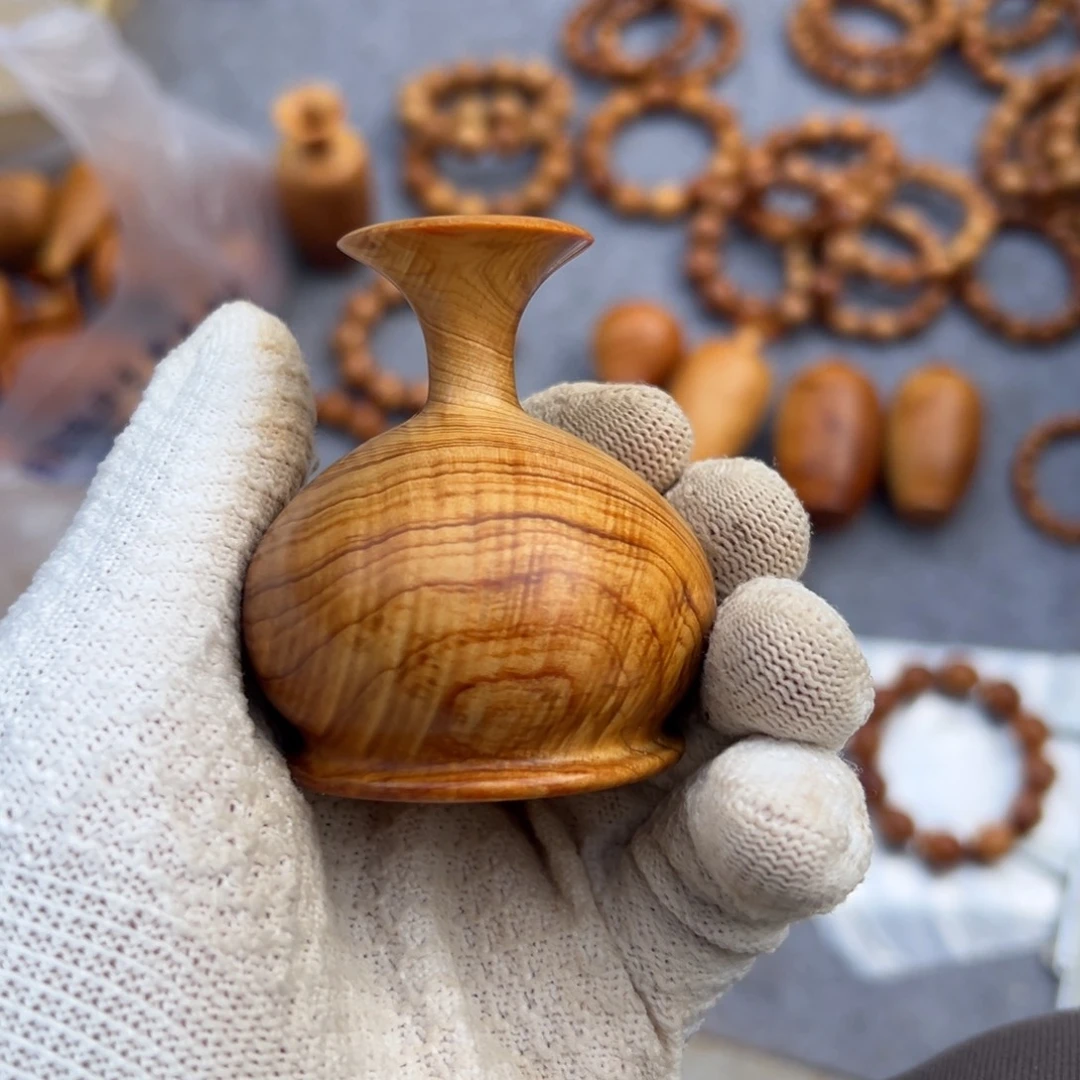 一***往柏木（崖柏）太行满水纹瓶子