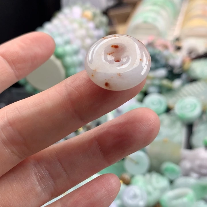 翡翠未镶嵌颈饰吊坠