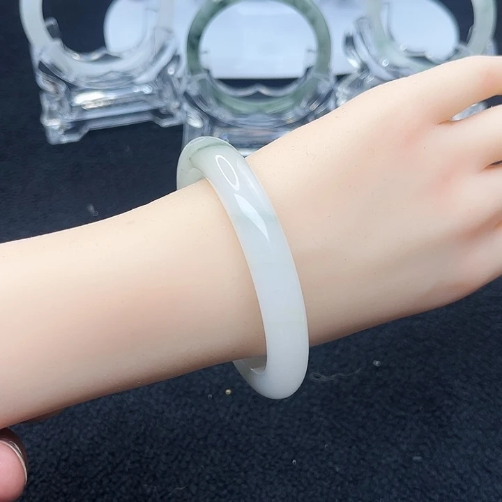 石英质玉未镶嵌手镯6