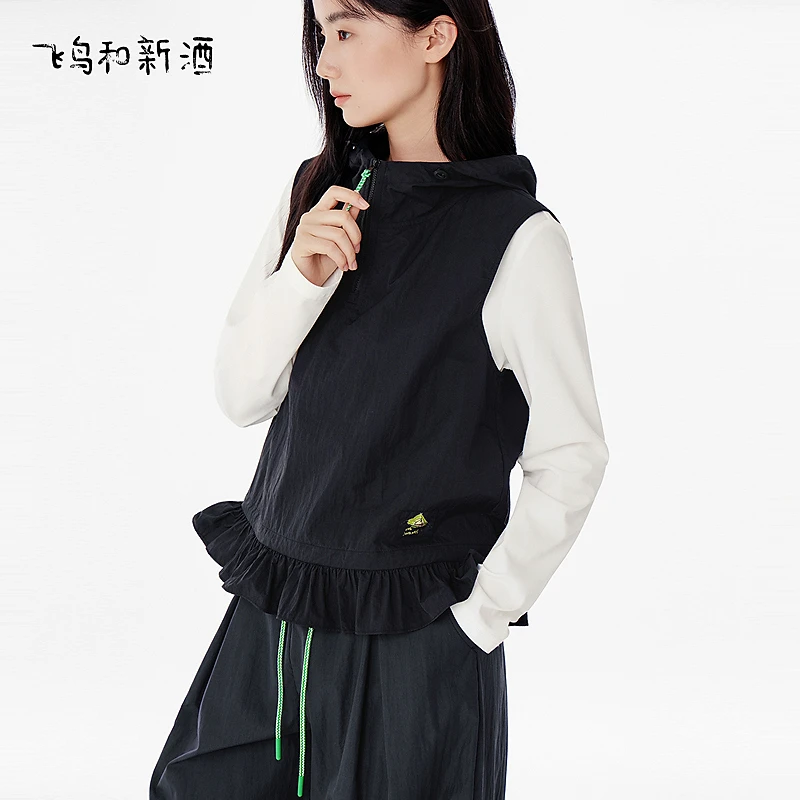 飞鸟和新酒秋短款时尚刺绣带帽运动休闲黑色马甲外套女FD55112005